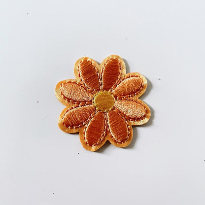 embroidered daisy iron - on patch - good market thrift store