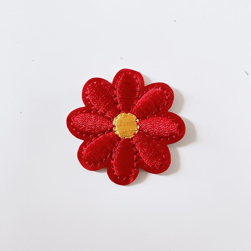 embroidered daisy iron - on patch - good market thrift store