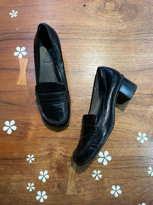 aerosoles black vegan leather heeled loafer