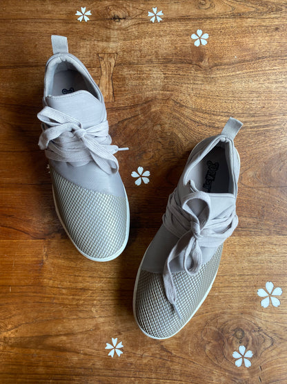 brash drea lace up sneaker