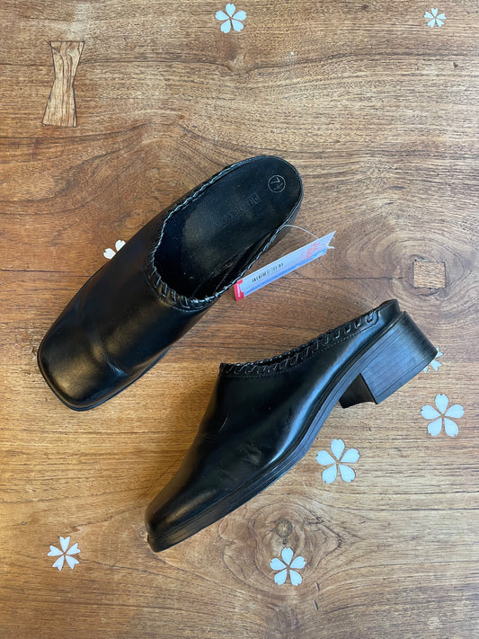 vintage 00s predictions braided leather clogs