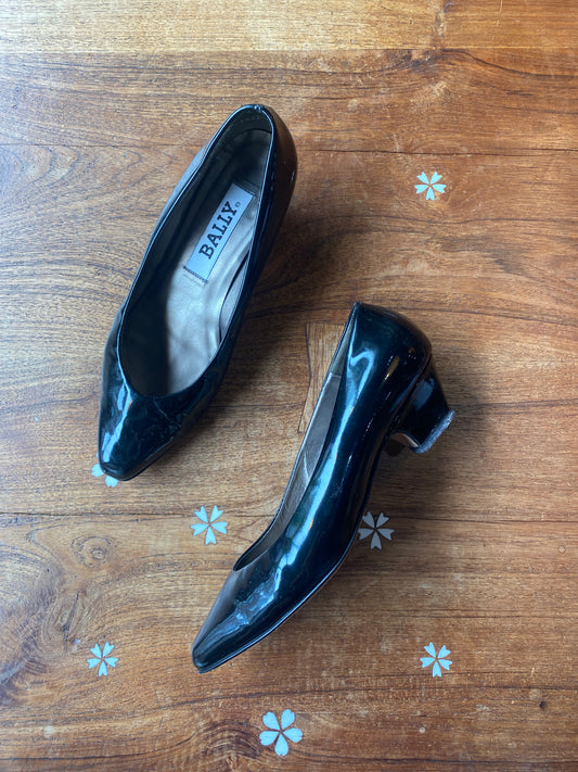 vintage bally patent leather day heel