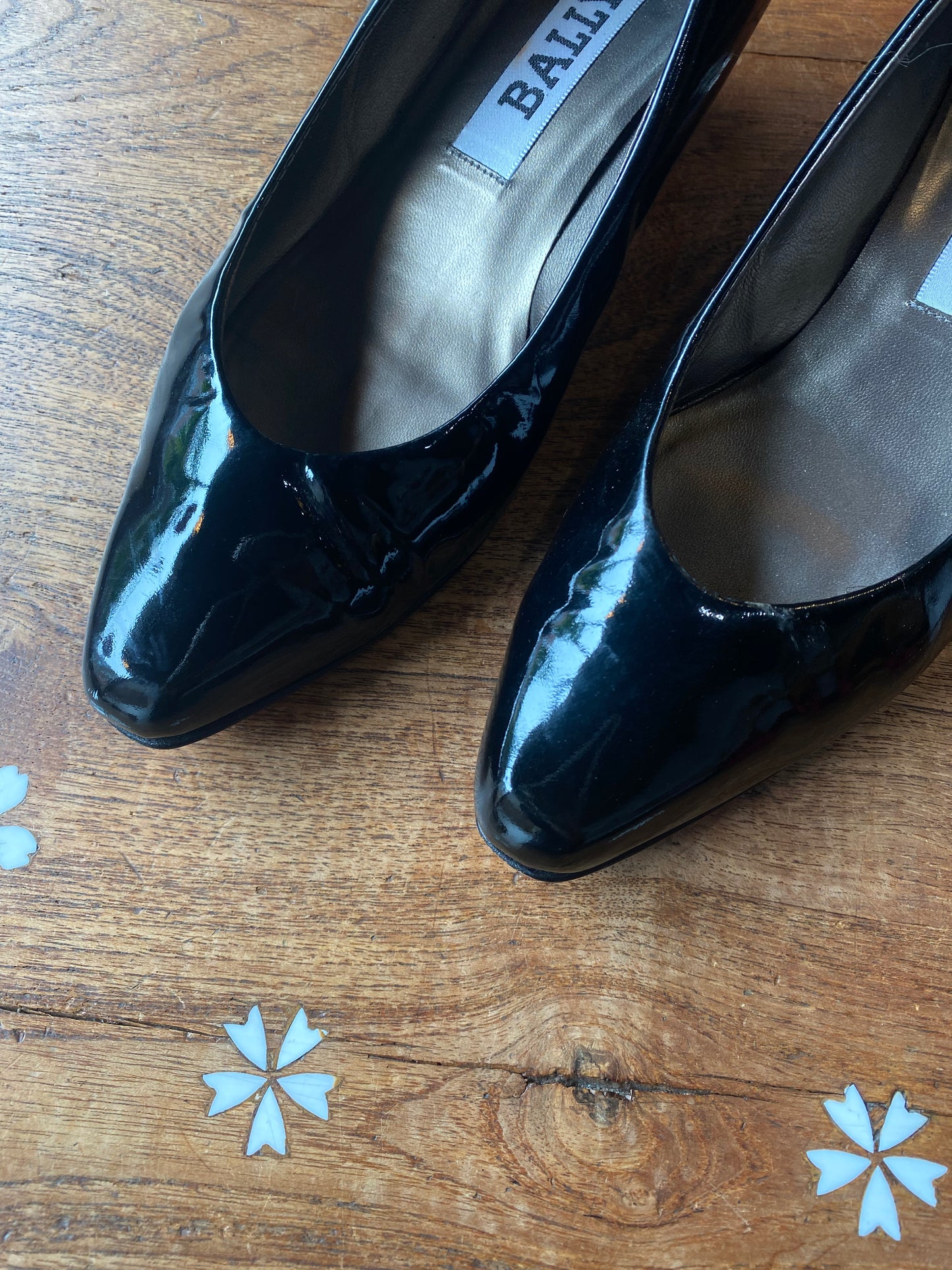 vintage bally patent leather day heel