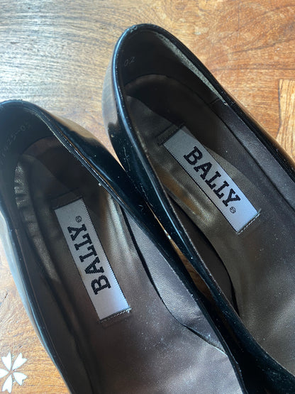 vintage bally patent leather day heel
