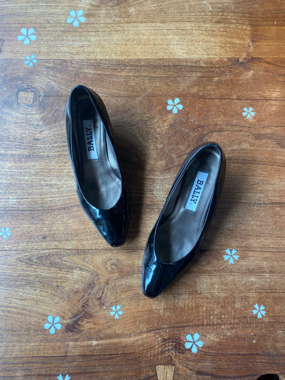 vintage bally patent leather day heel
