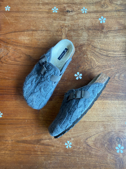 ae sherpa lined cable knit clog