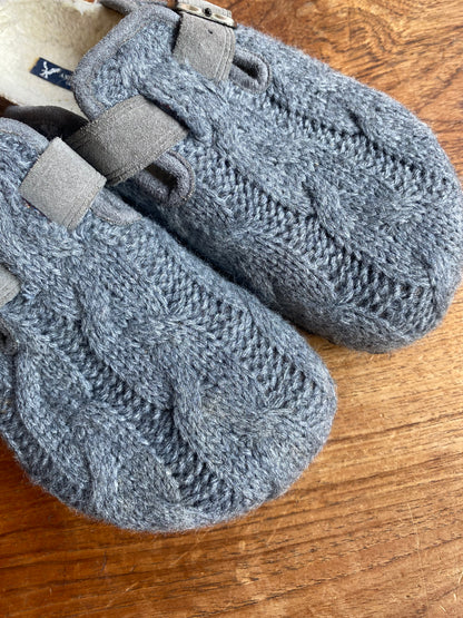 ae sherpa lined cable knit clog