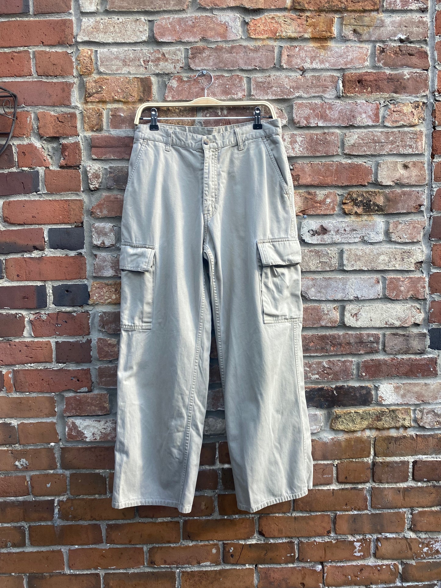 vintage 00s levi's baggy cargo pants