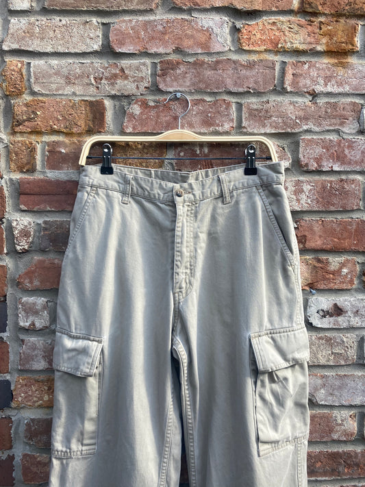 vintage 00s levi's baggy cargo pants