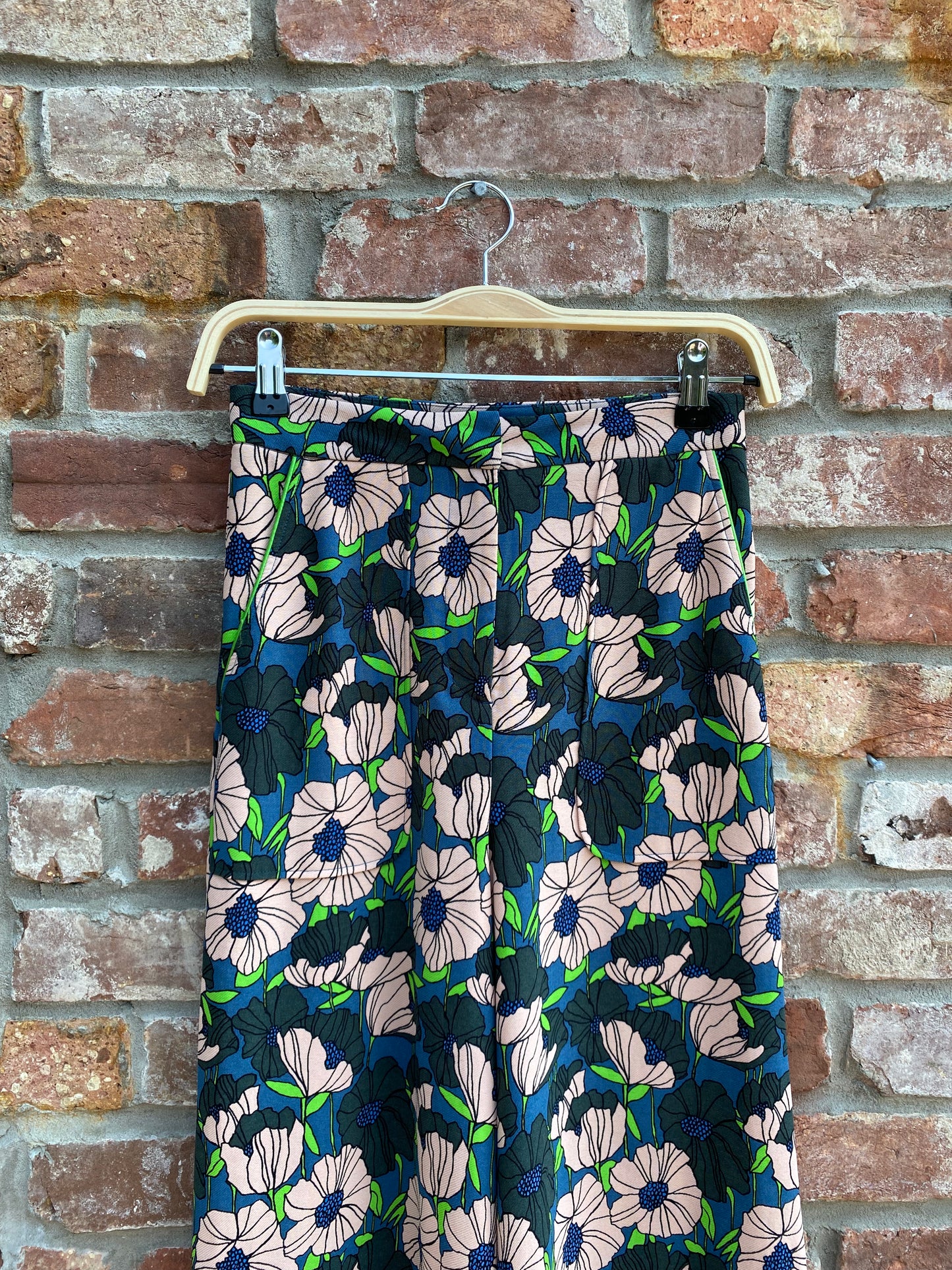 h&m groovy bell bottom floral trouser
