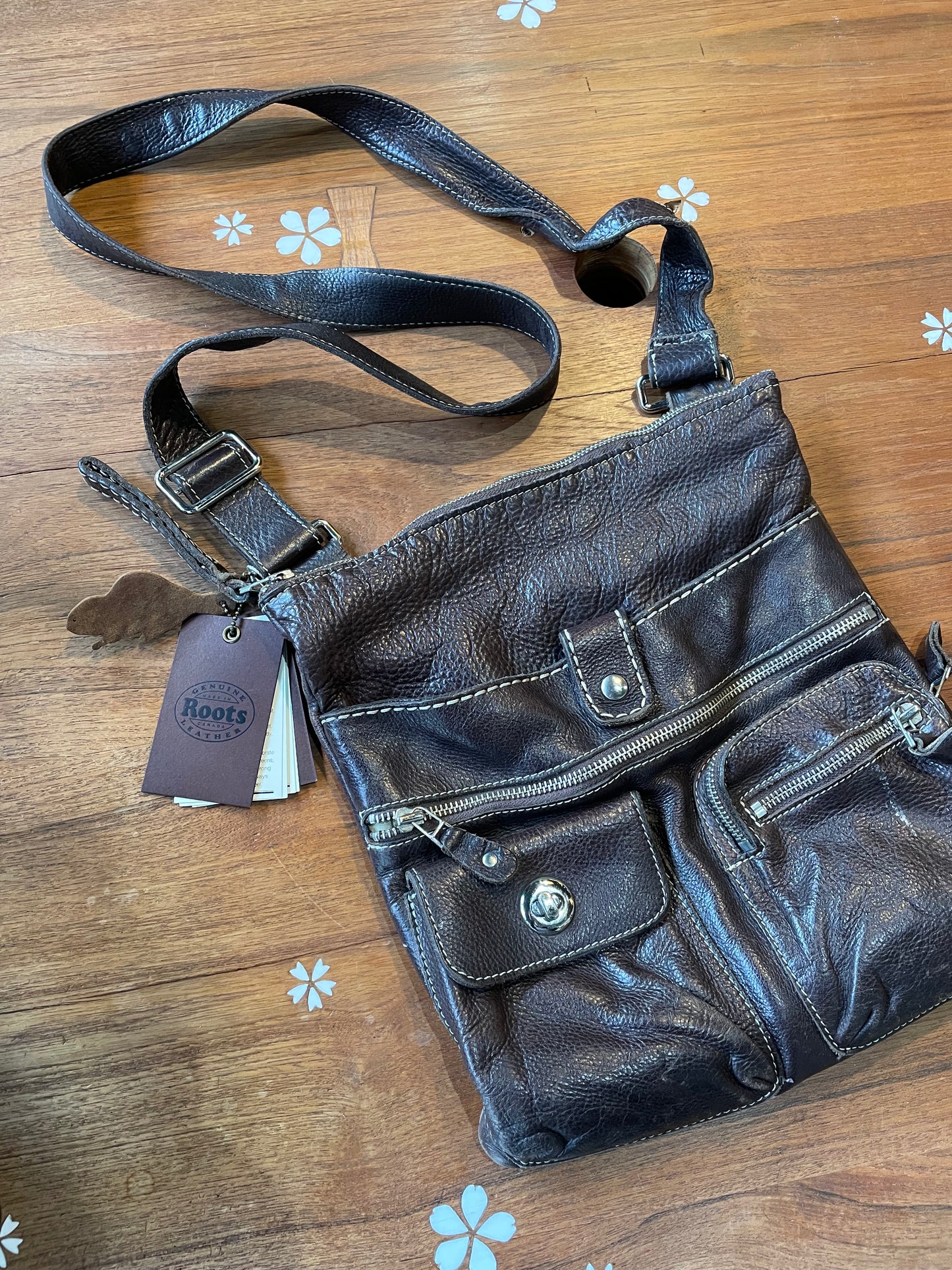 roots venetian village tribe leather bag