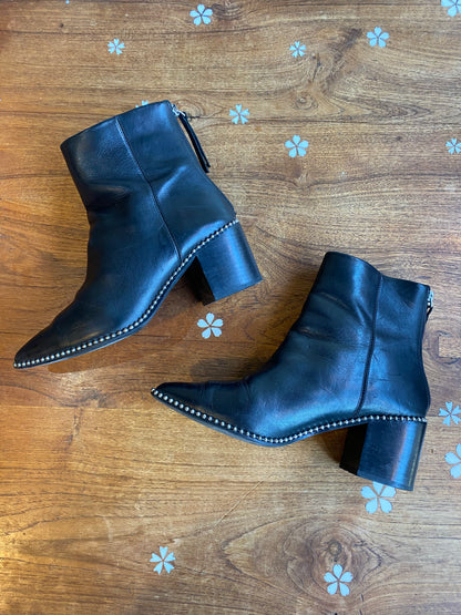 steve madden aquarius leather boot
