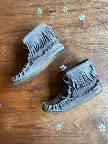 laurentien chief suede fringe short boot moccasins