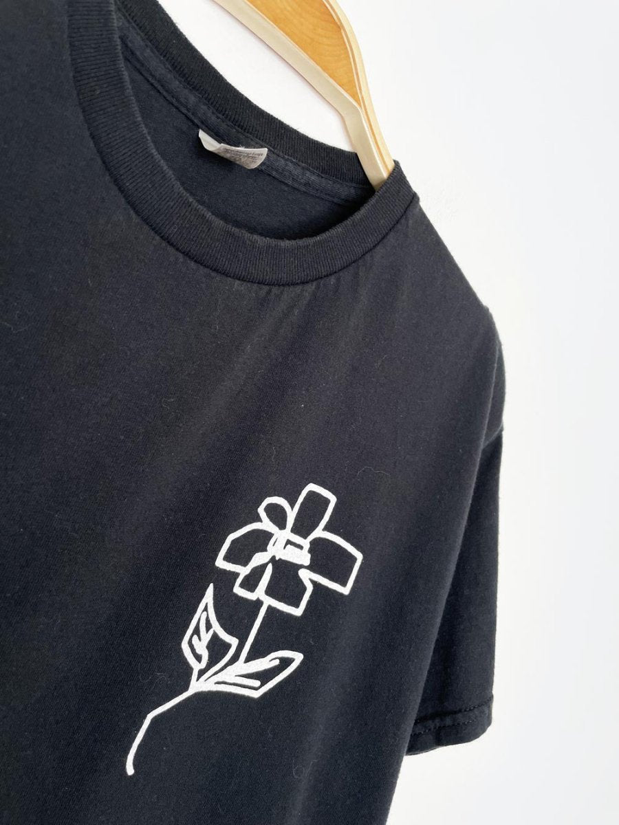 oh wonder 2022 US/CAN tour tee - good market thrift store