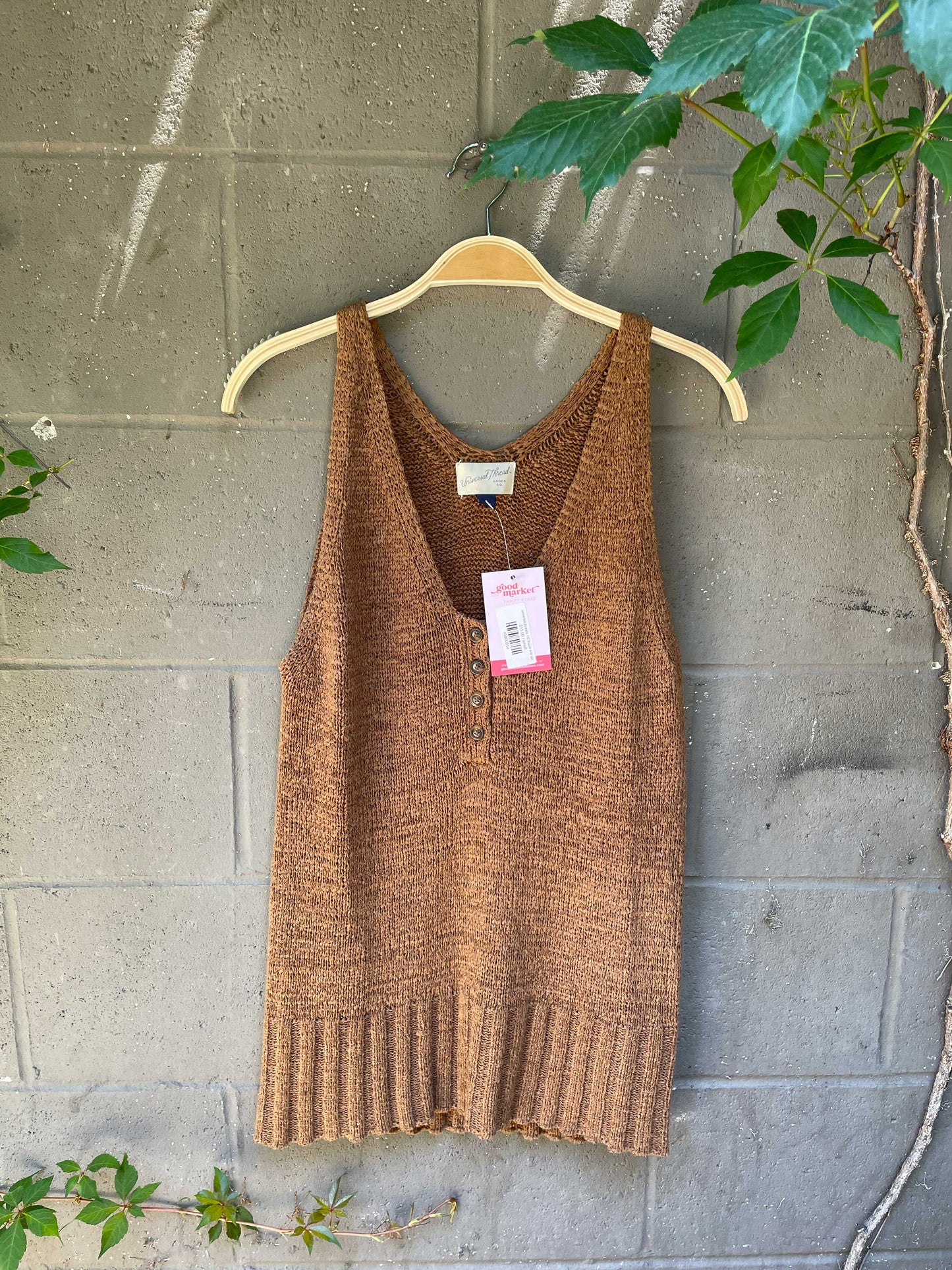 universal threads 1/2 button knit tank