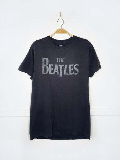 the beatles lonely hearts club graphic tee | 2017 apple corps - good market thrift store