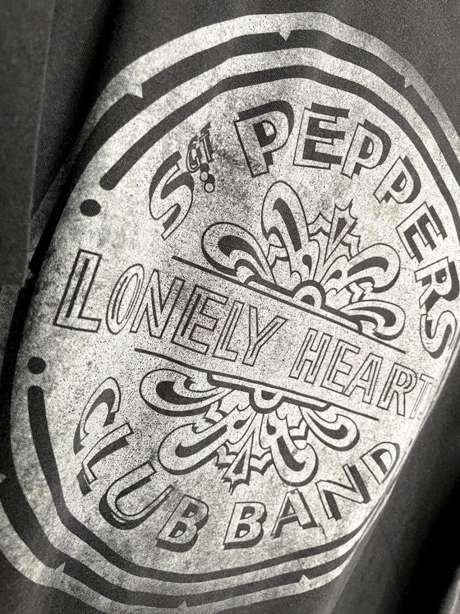 the beatles lonely hearts club graphic tee | 2017 apple corps - good market thrift store