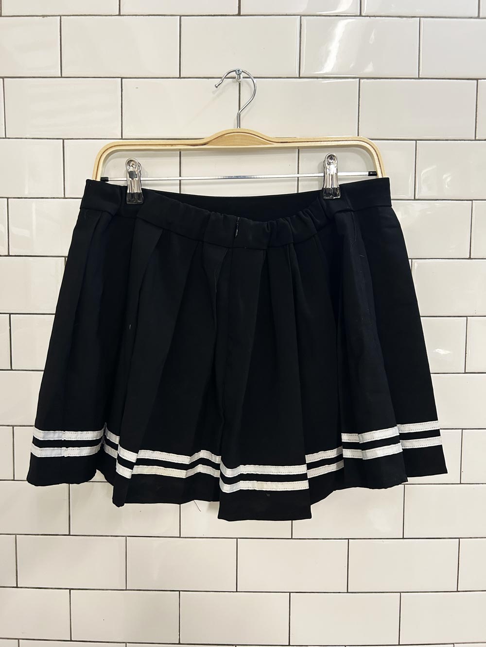 tennis prep pleated adjustable waist mini skirt - good market thrift store