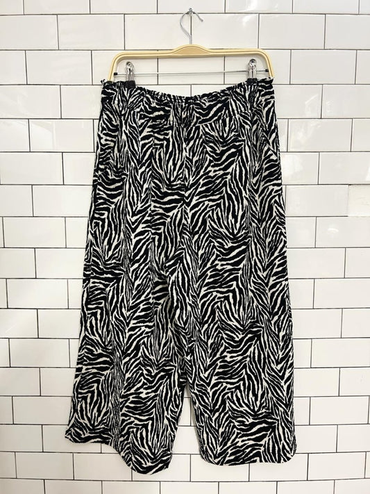 zebra print crinkle wide leg flowy pant - good market thrift store
