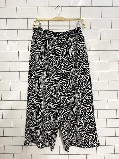 zebra print crinkle wide leg flowy pant - good market thrift store
