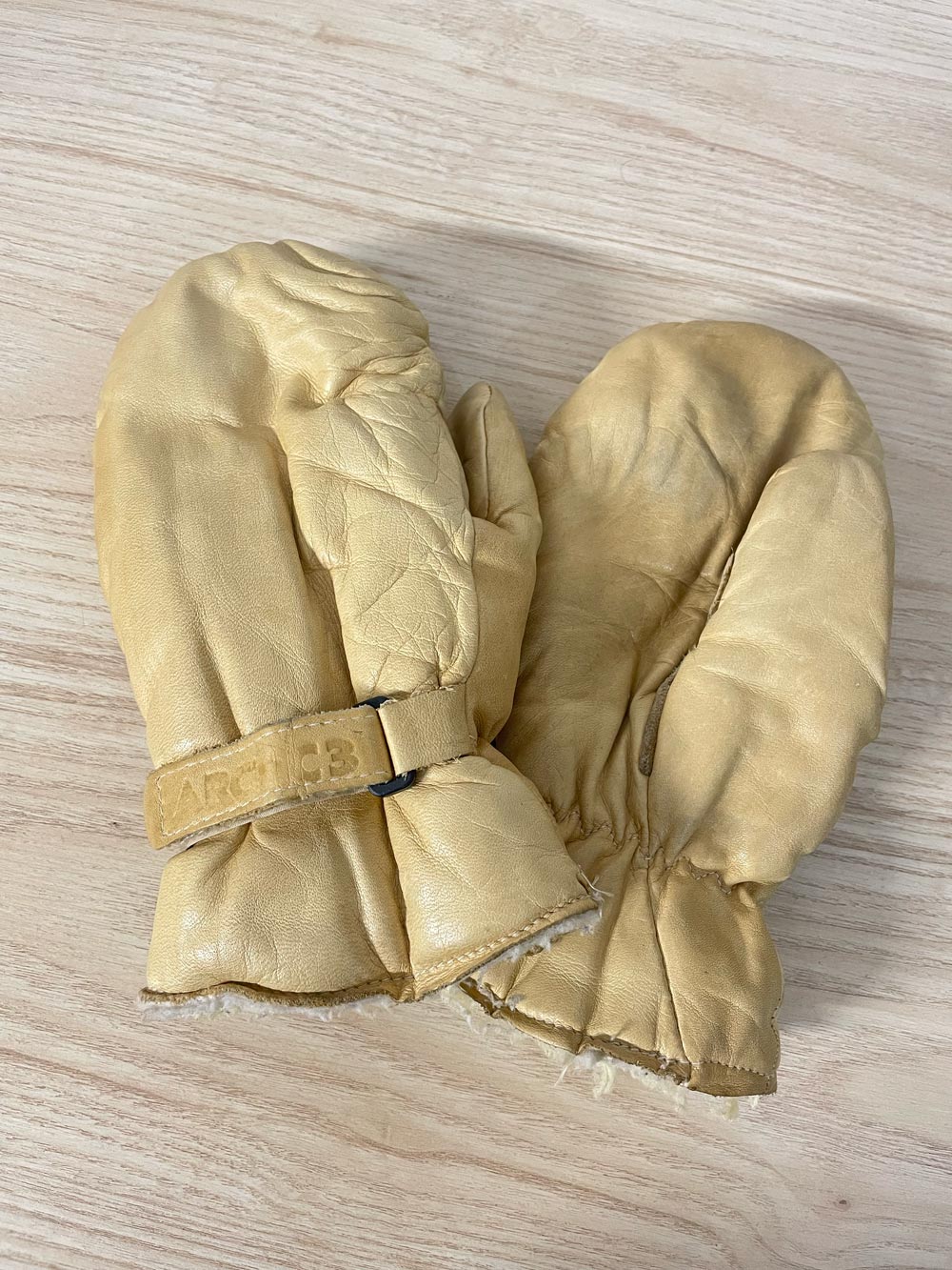 vintage arctic 3 sherpa deerskin mitts