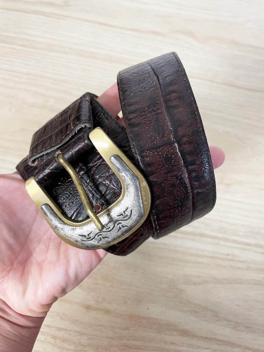 vintage western bull horn buckle leather belt - good market thrift store