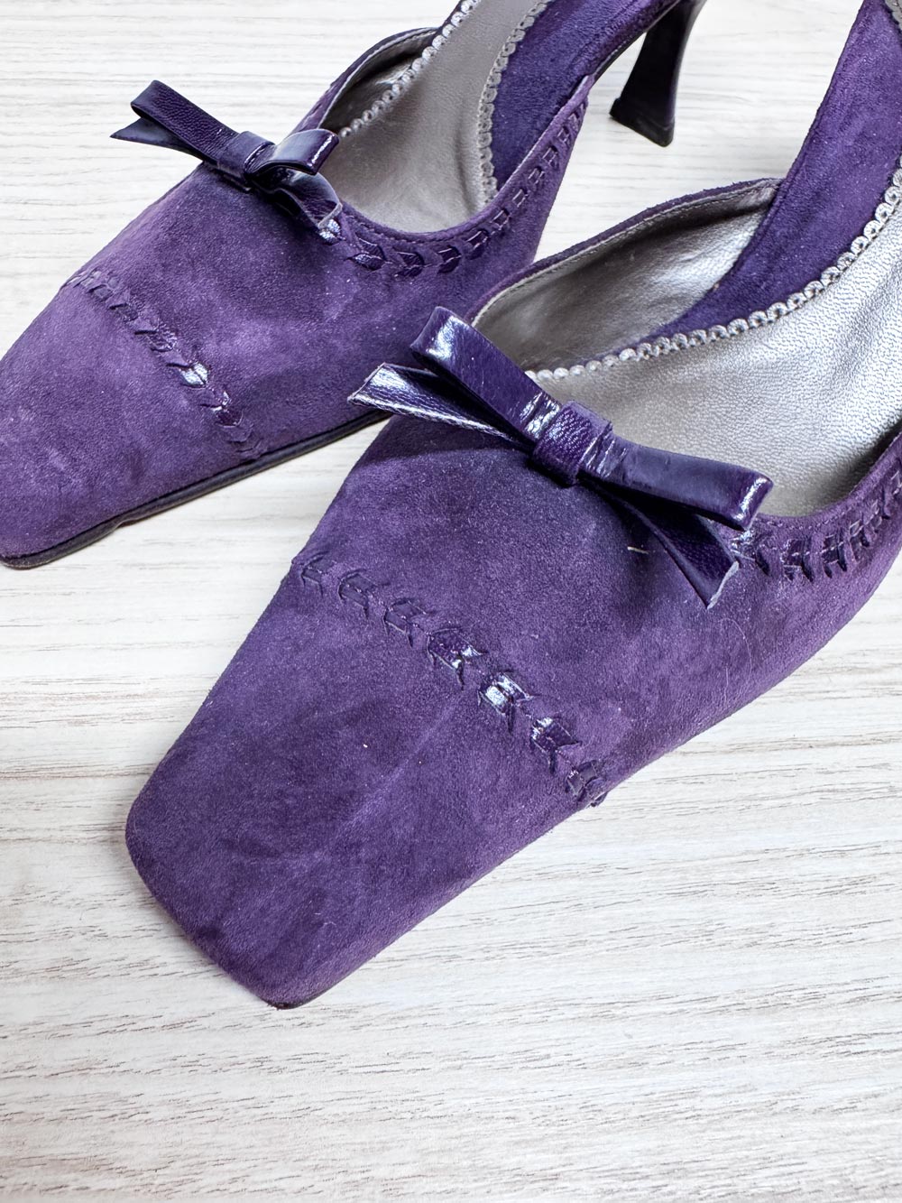 y2k audrey brooke soft suede bow detail heeled mule