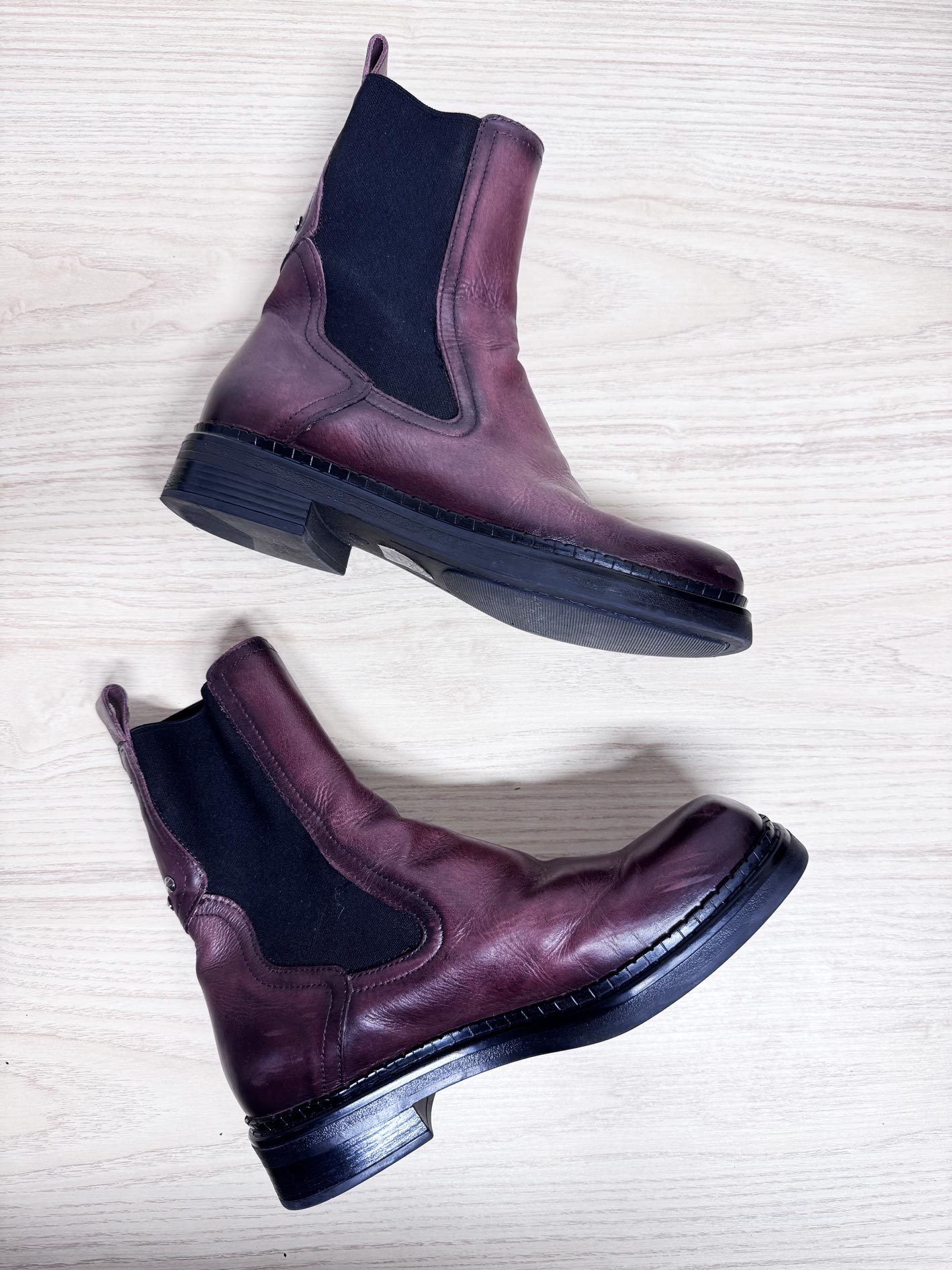 browns crisp cherry leather square toe chelsea boot