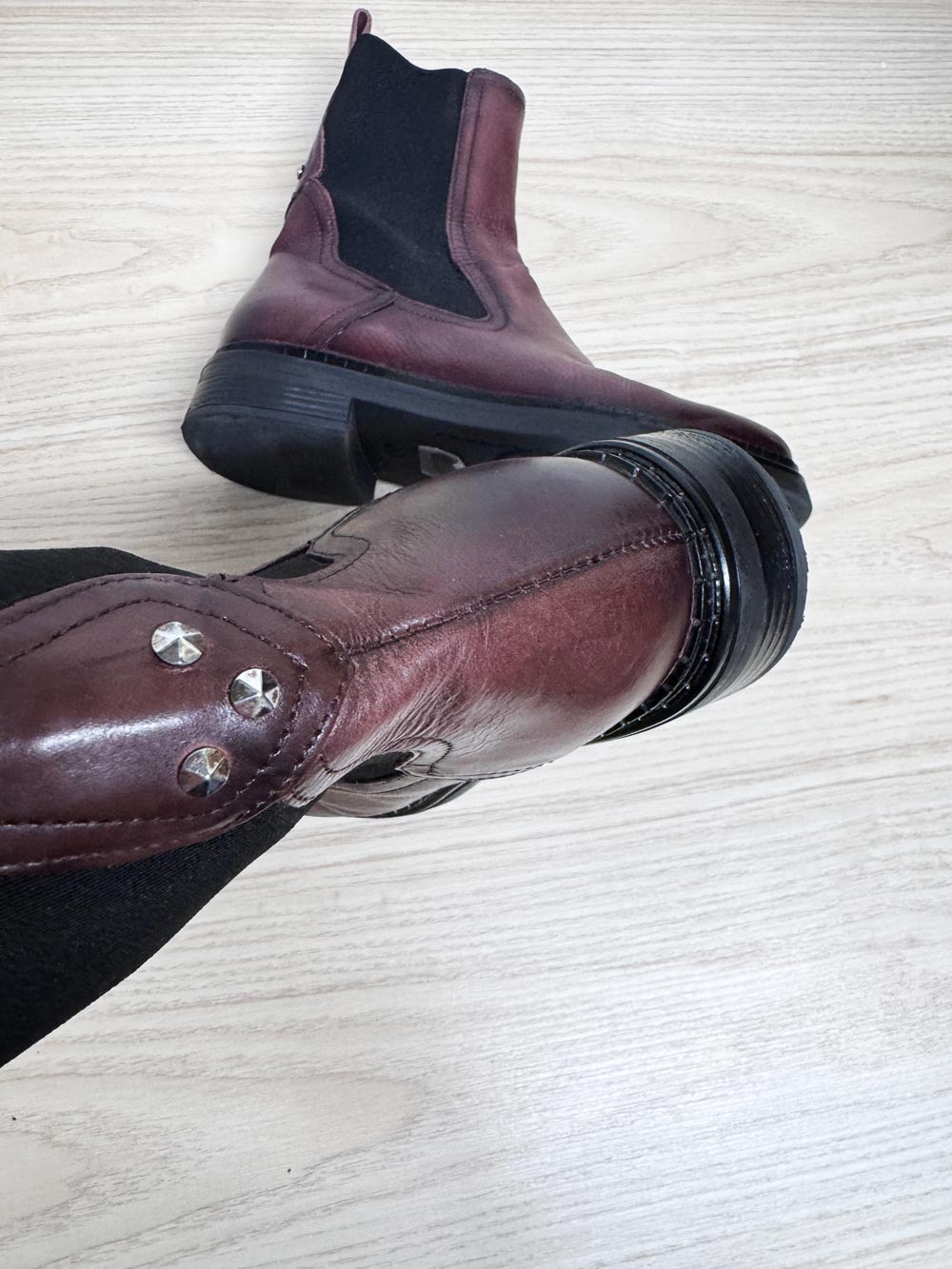 browns crisp cherry leather square toe chelsea boot