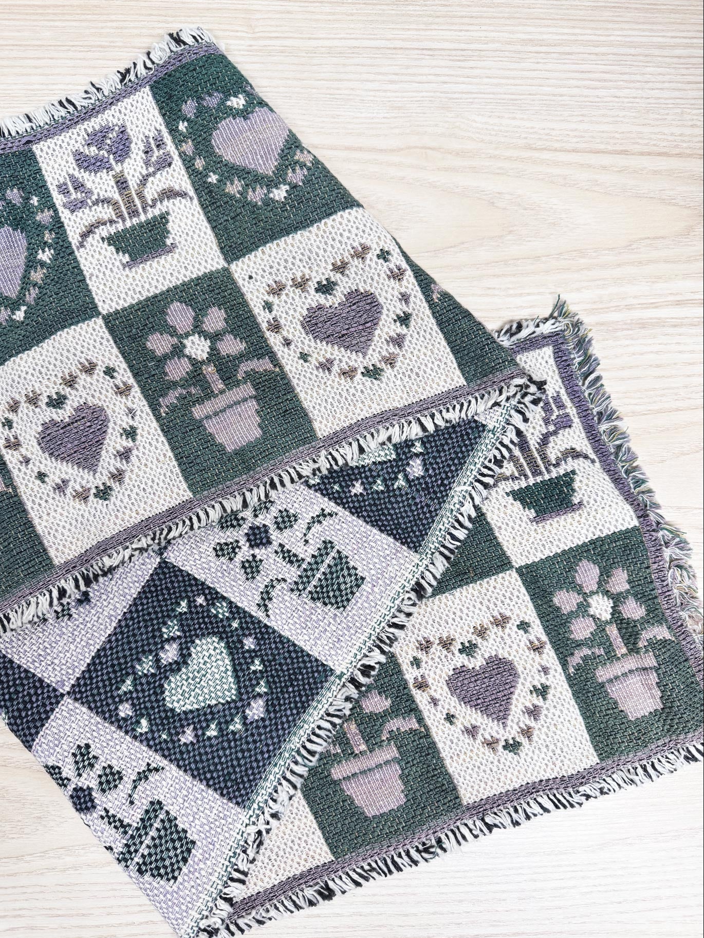 vintage 90s woven hearts check fringe table runner