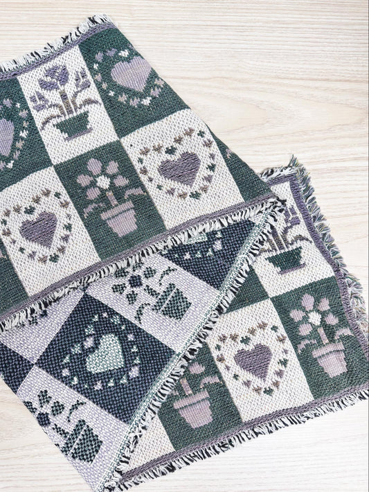 vintage 90s woven hearts check fringe table runner