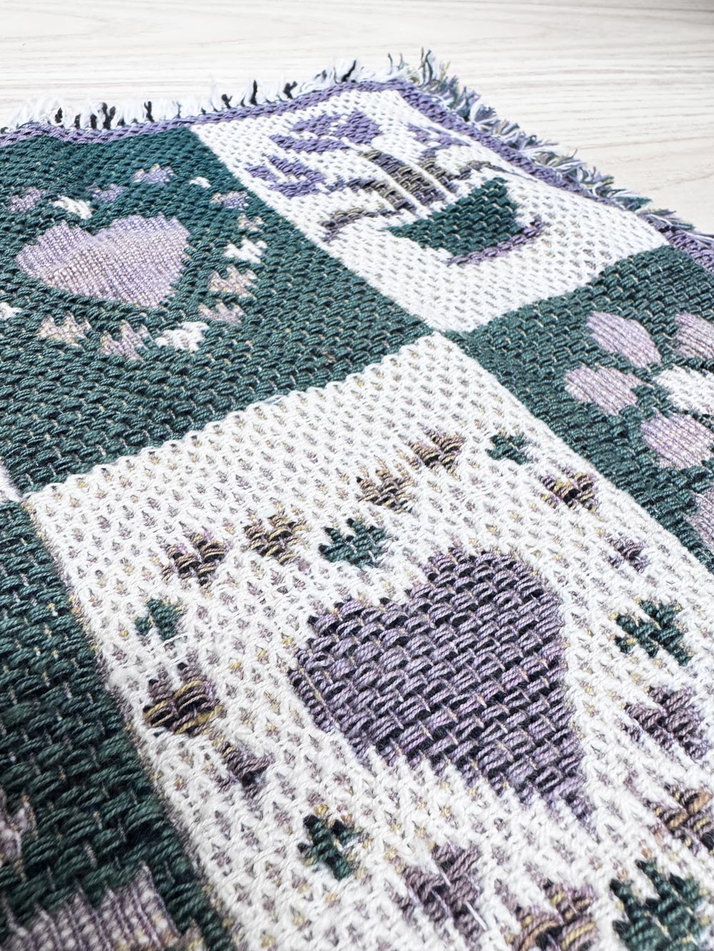 vintage 90s woven hearts check fringe table runner