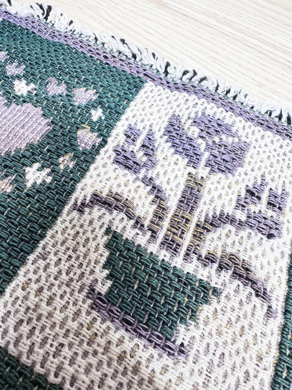 vintage 90s woven hearts check fringe table runner