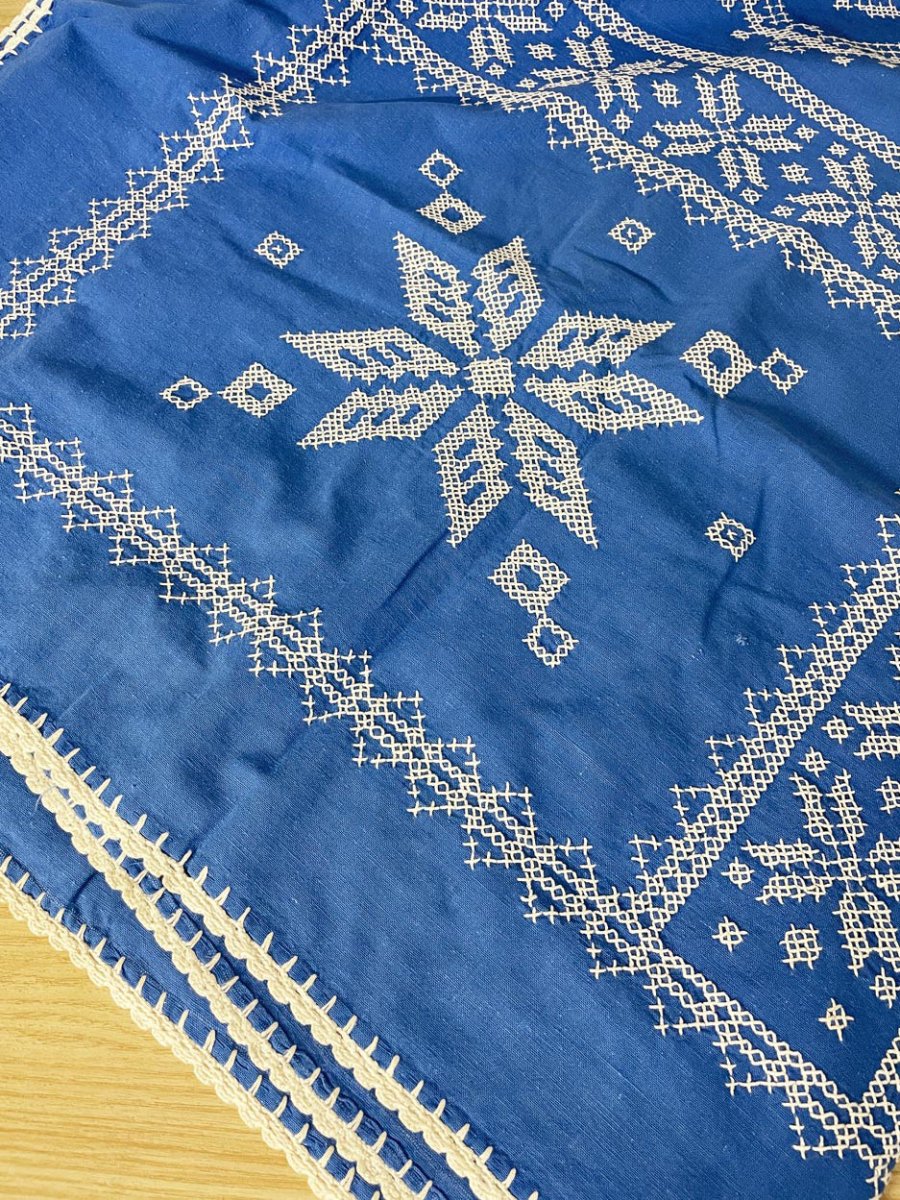 vintage cross stitch quilt star table cloth / tapestry - good market thrift store