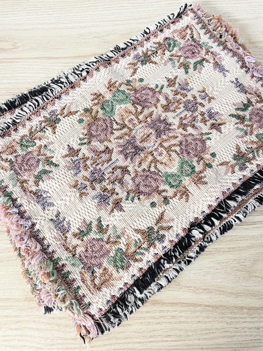 x4 vintage 00s floral woven placemats - good market thrift store