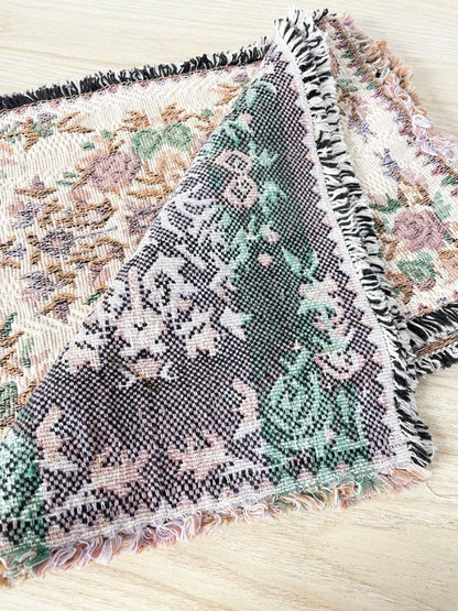 x4 vintage 00s floral woven placemats - good market thrift store