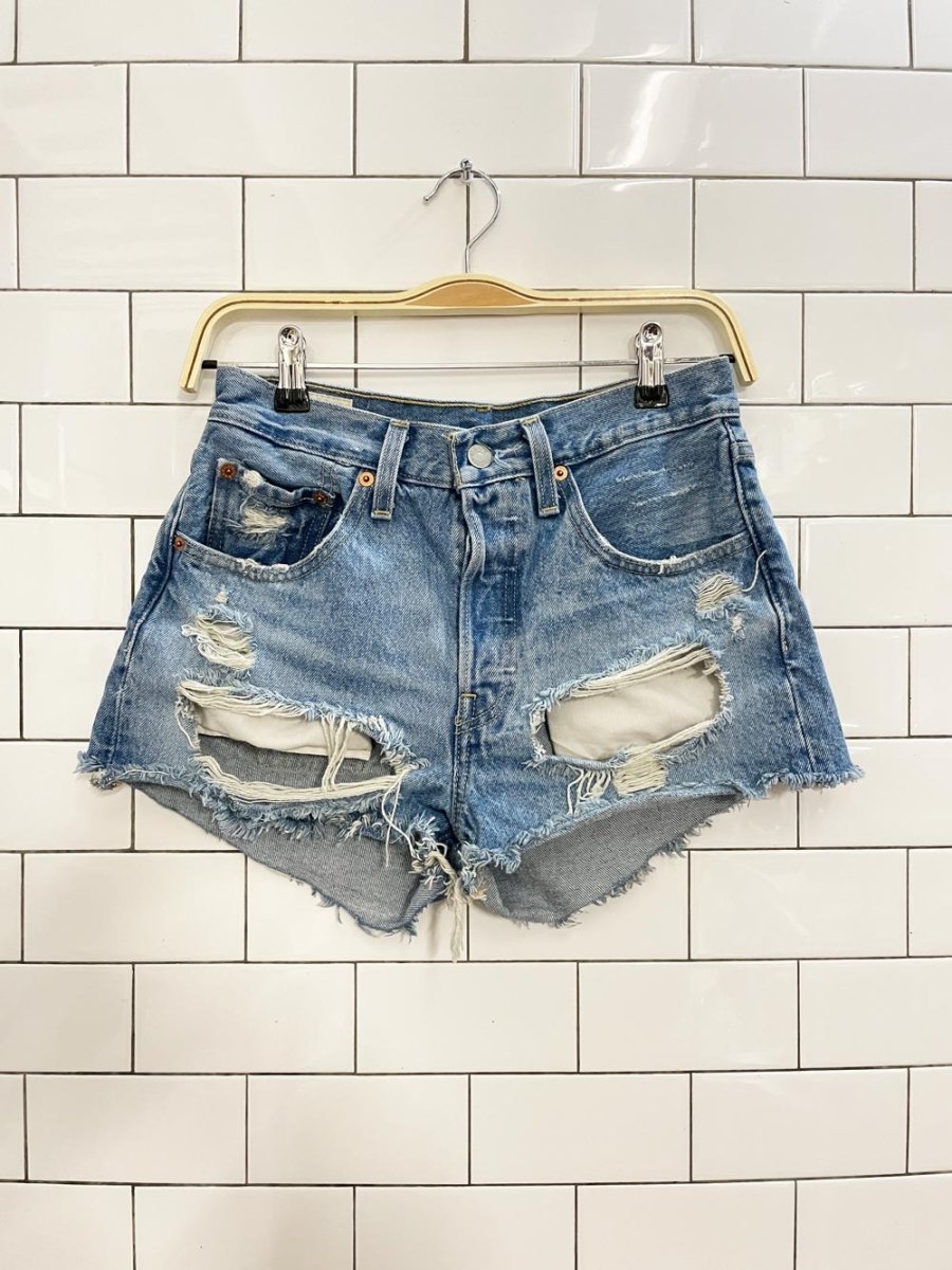 levi's 501 distressed denim shorts - good market thrift store