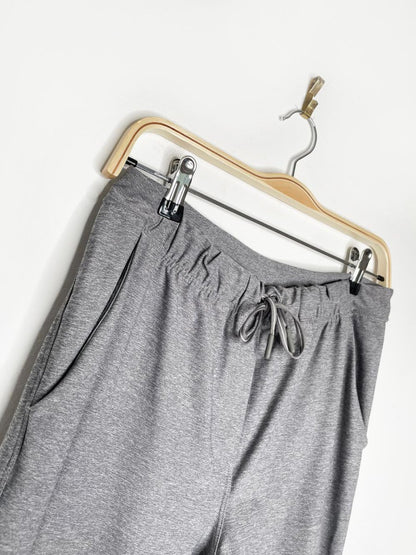 lululemon 2023 tapered leg mid - rise pant | luxtreme - good market thrift store