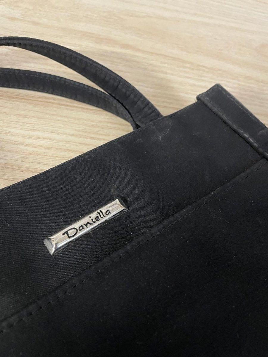 vintage 00s daniella minimal nylon shoulder bag - good market thrift store