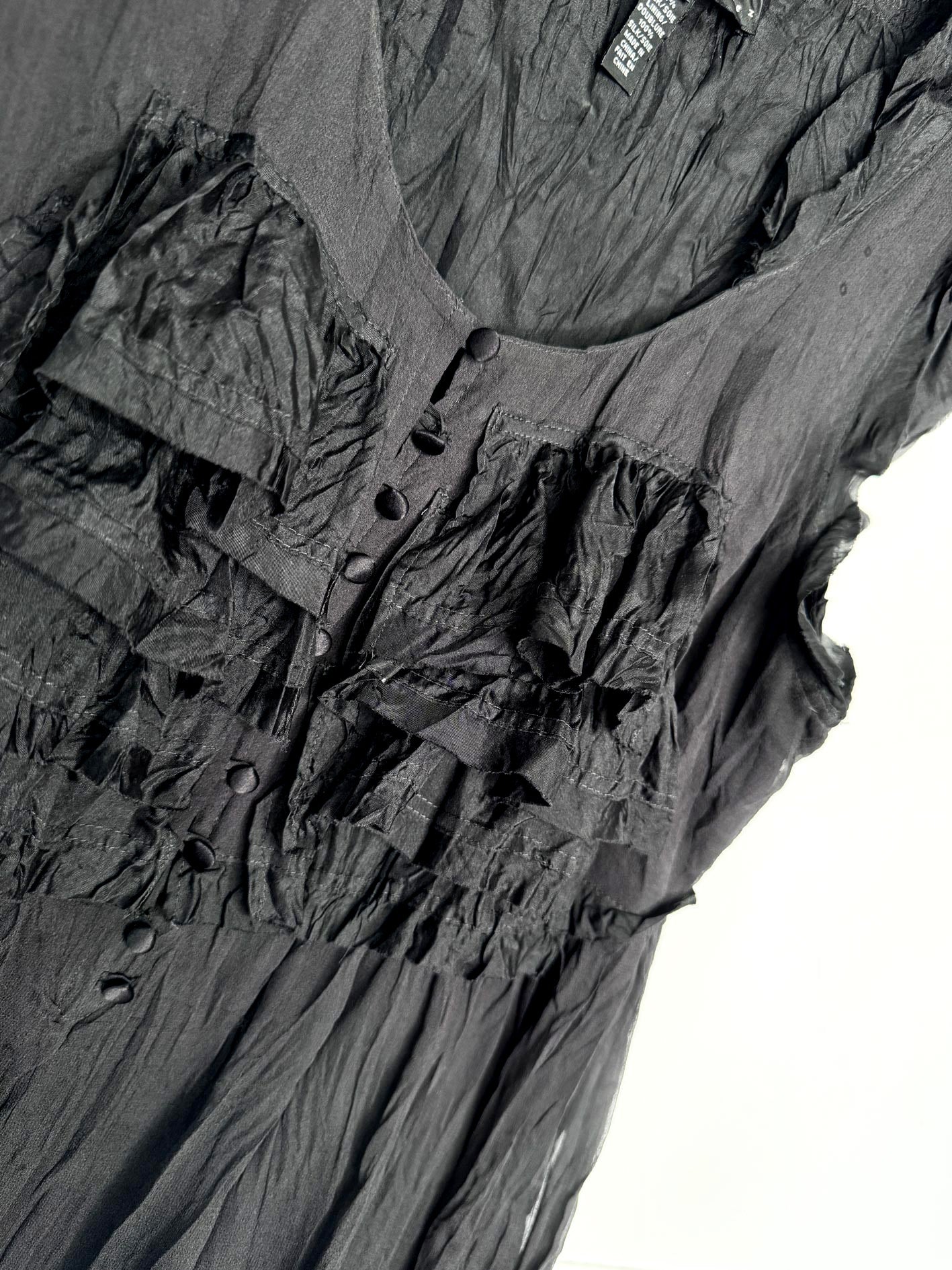 robert rodriguez 100% silk ruffled crinkle sleeveless blouse
