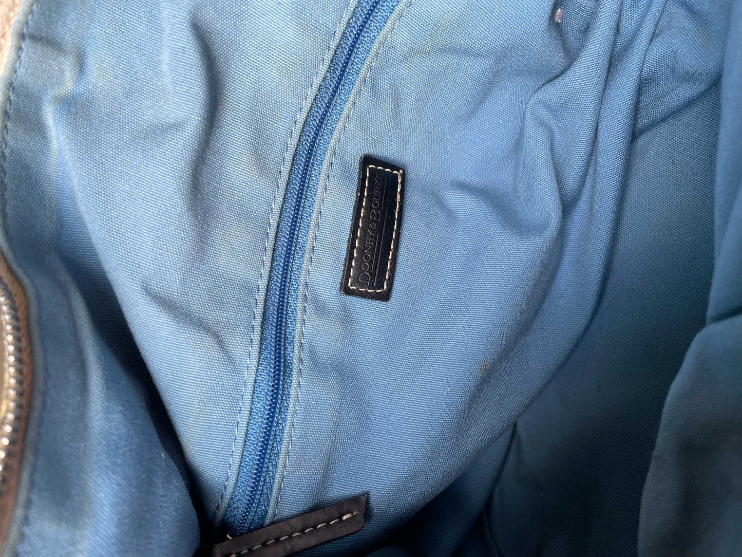 vintage 00s dooney & bourke canvas monogram shoulder bag