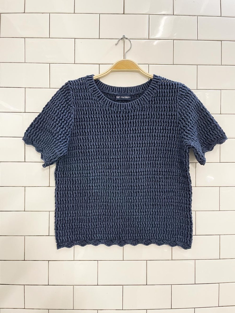 gap scallop hem knit top - good market thrift store