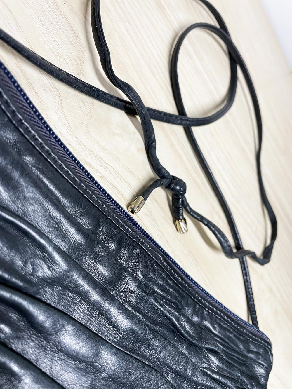 vintage 90s ruched butter leather shoulder bag | opti zipper