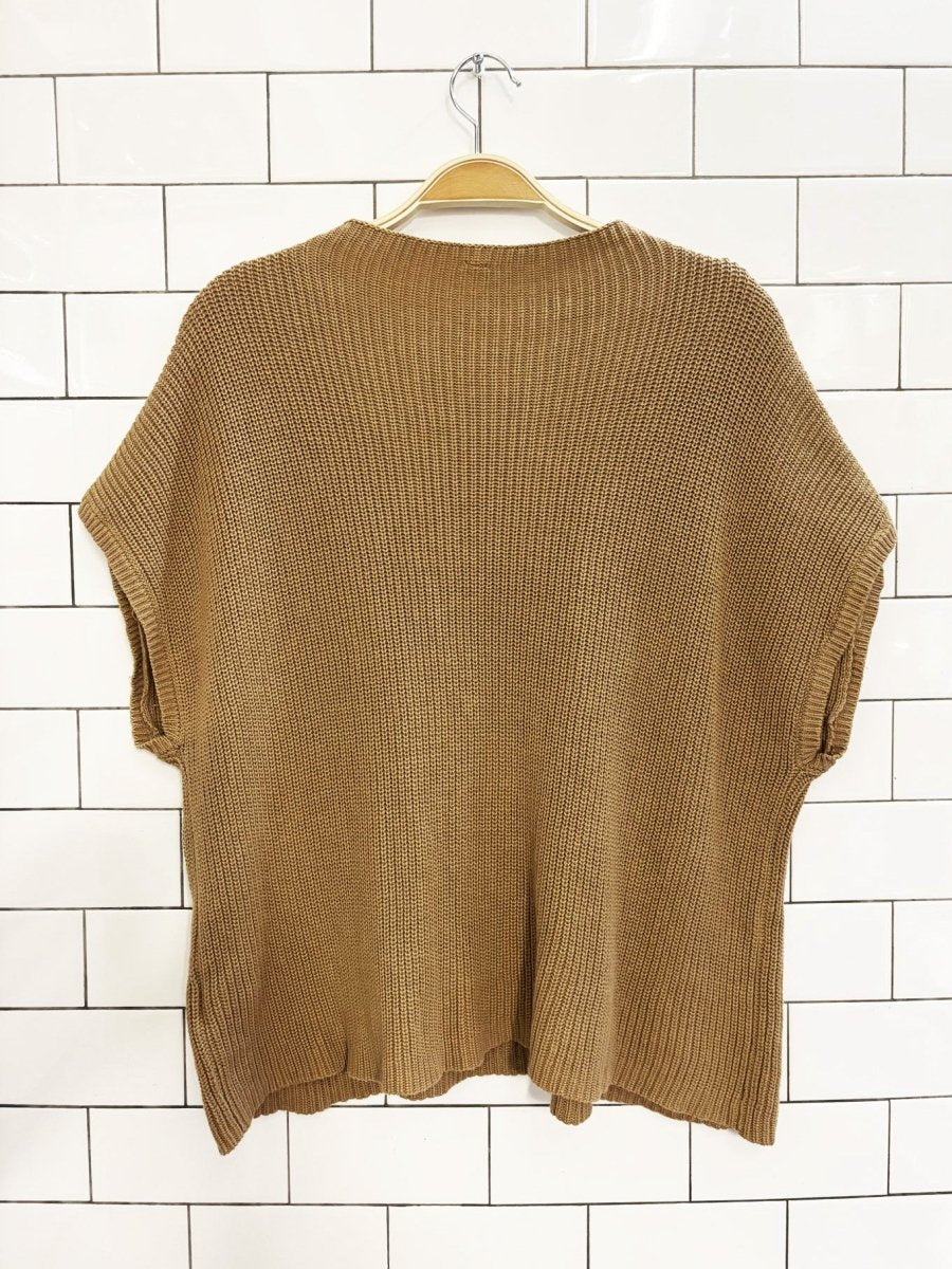oversized boxy single pocket knit sleeveless sweater - good market thrift store