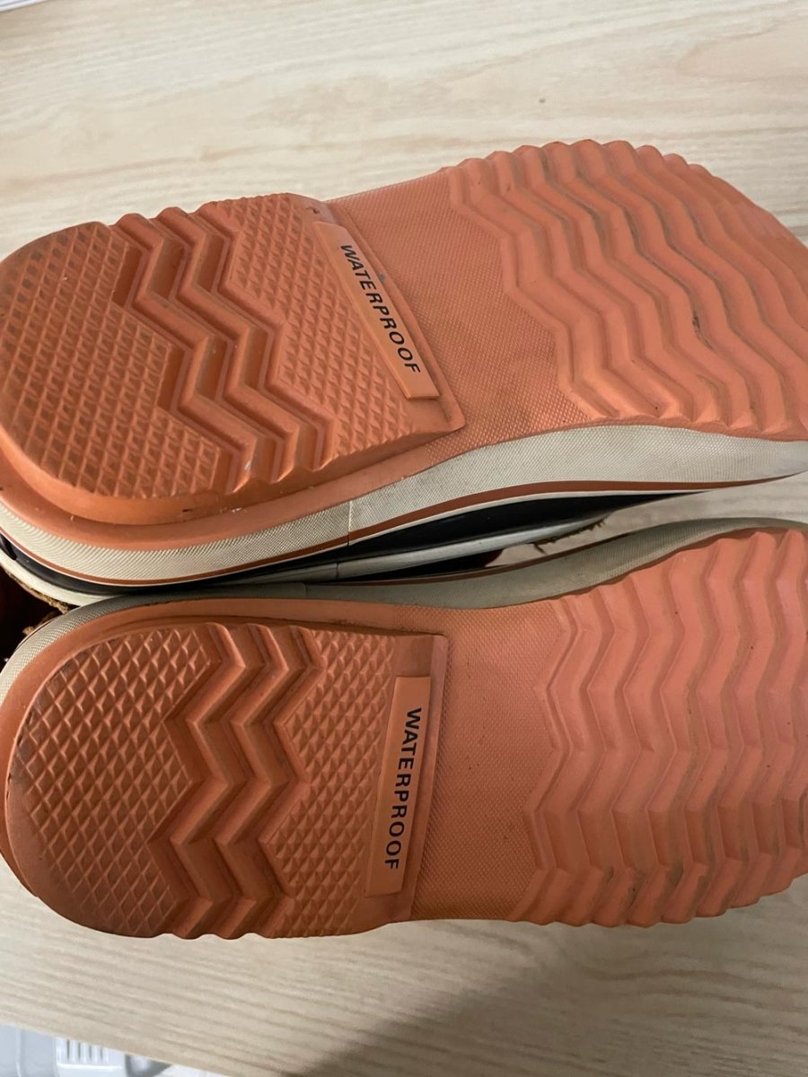 sorel premium leather trim waterproof boots - good market thrift store