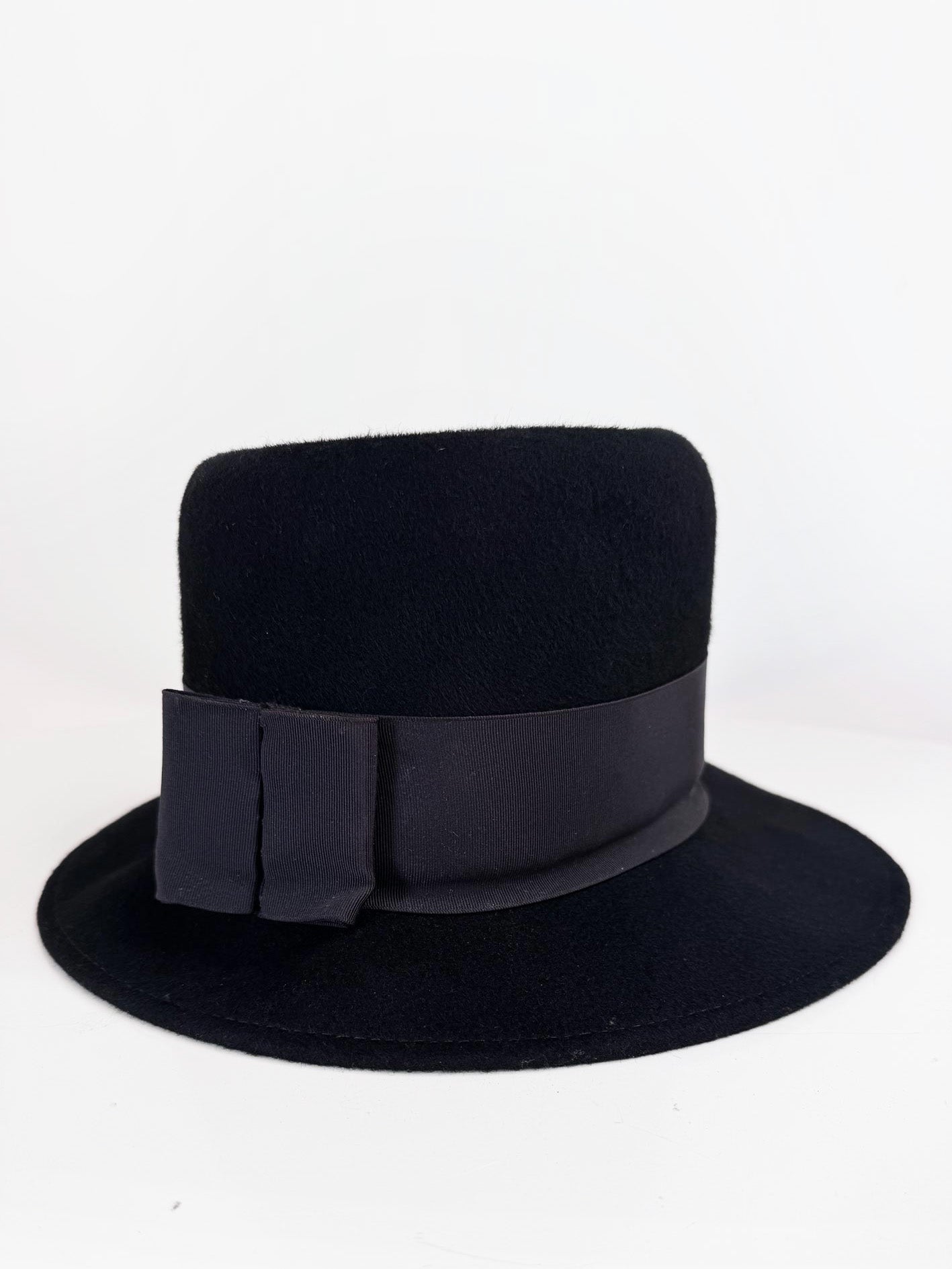 vintage 70s schiaparelli paris 100% wool hat | astre milliner