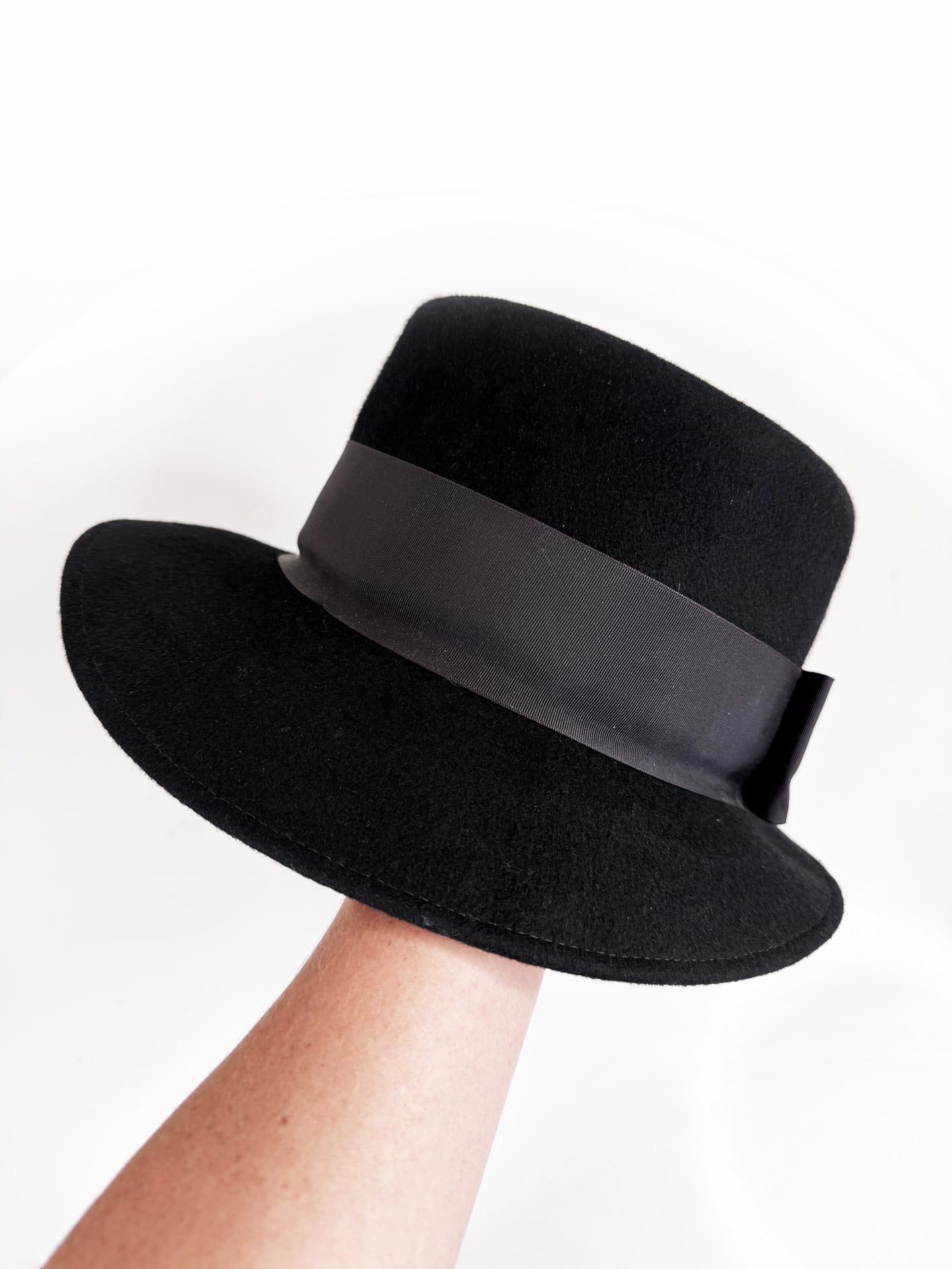 vintage 70s schiaparelli paris 100% wool hat | astre milliner