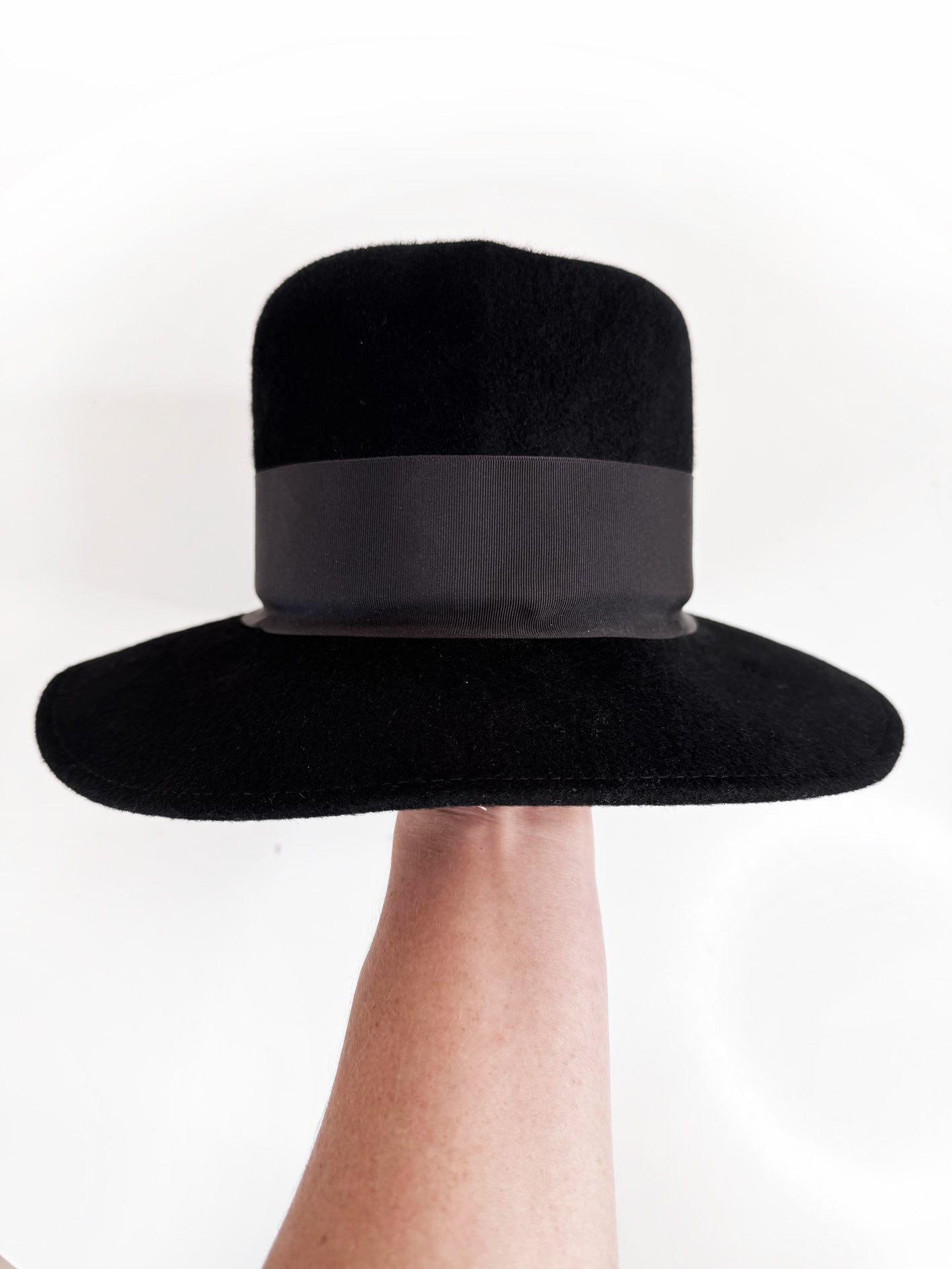 vintage 70s schiaparelli paris 100% wool hat | astre milliner