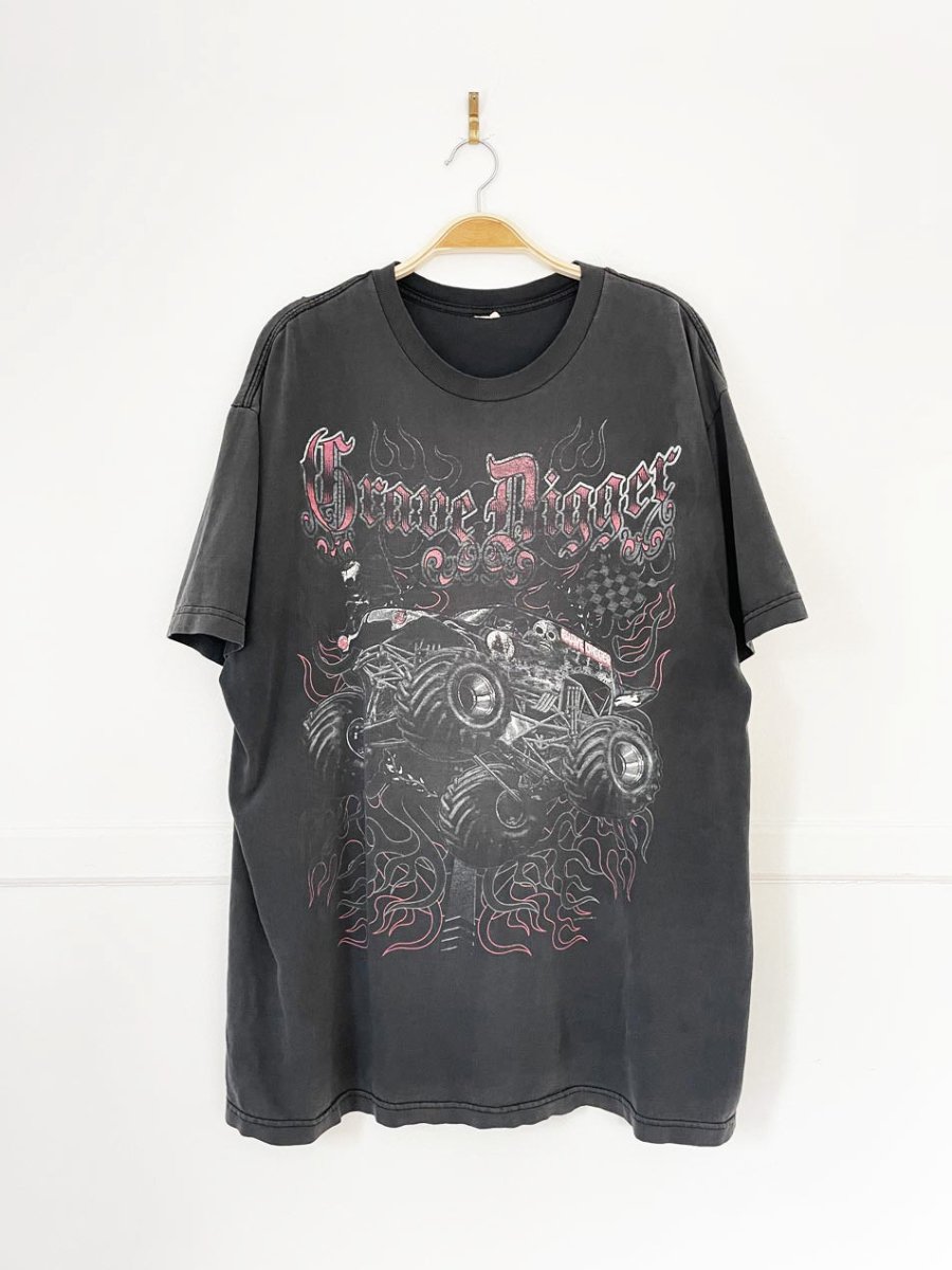 vintage 00s grave digger graphic tee - good market thrift store