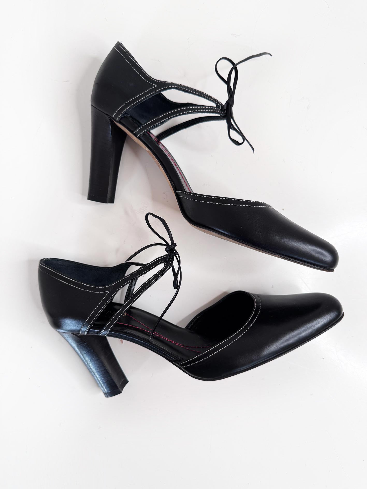 vintage 00s kate spade leather contrast stitch tie ankle mary jane heels | made in Italy
